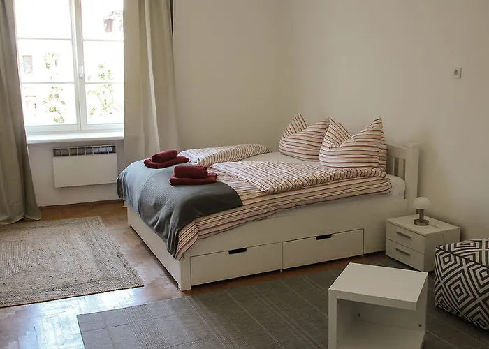 S14 Rooms & Apartments